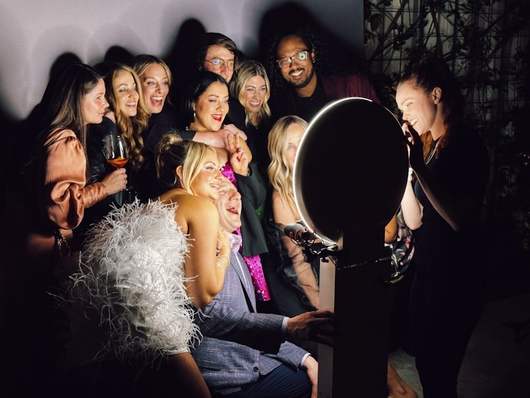 How Photo-booth Rental Services Enhance Guest Experience in Social and Corporate Events